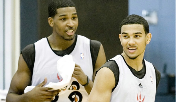 商场地下停 商场地下停