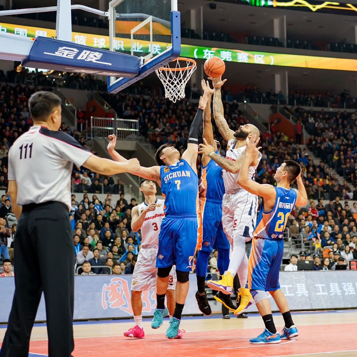 明的球员 明的球员