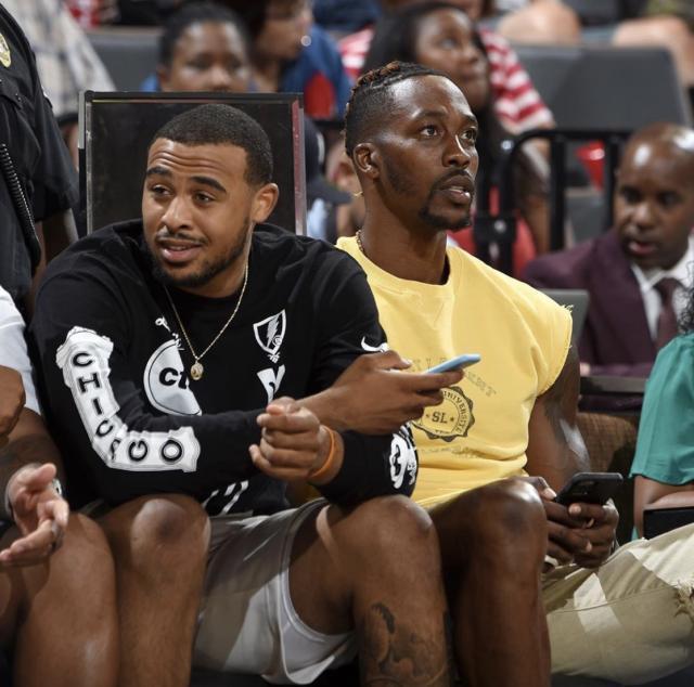 他完成第一 他完成第一